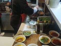 -万记麻辣烫国展总店