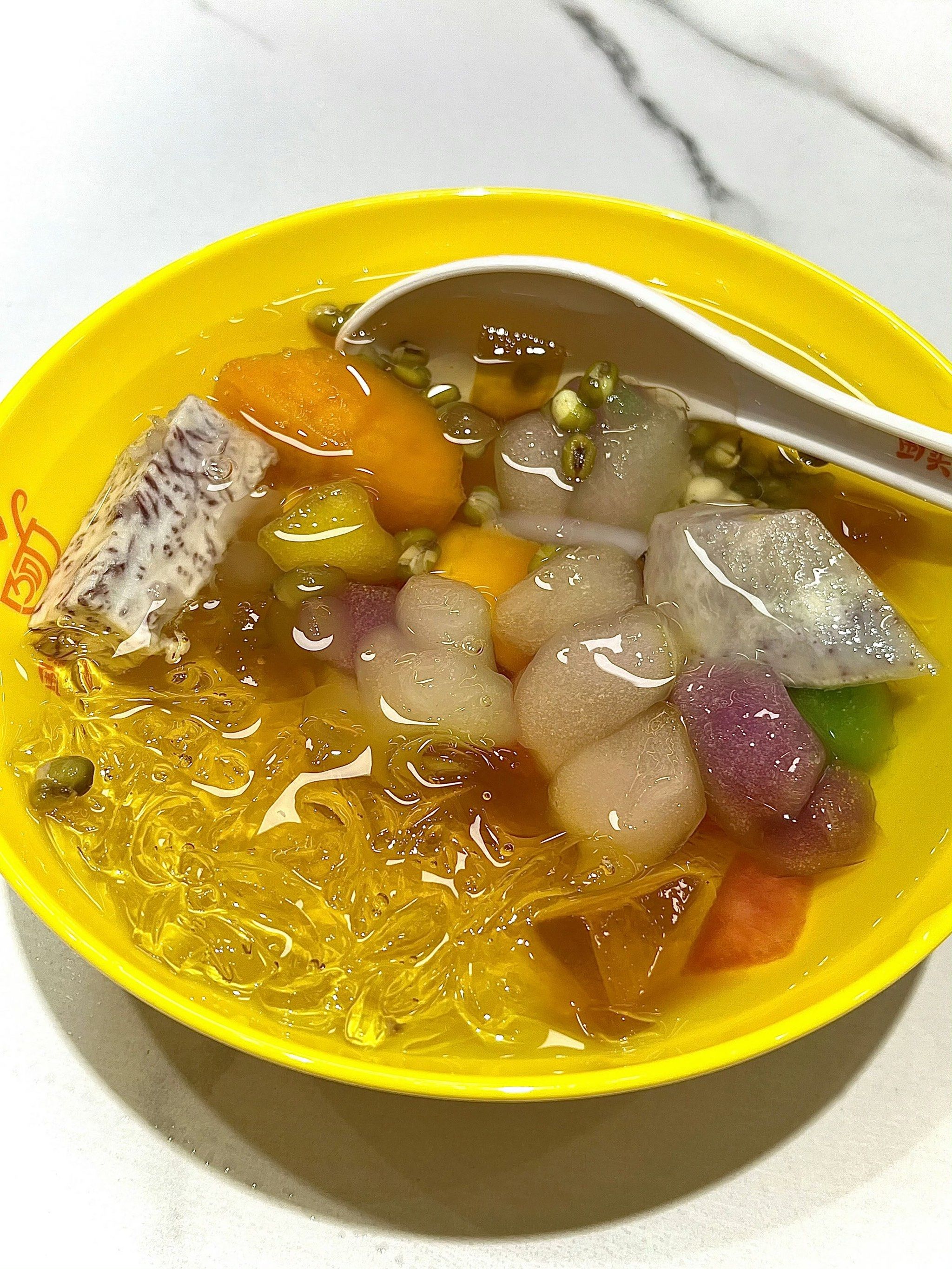 四果汤配炸物超赞
#芋圆 #糖水 #甜汤 #冰豆花 #广式