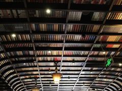 -钟书阁(松江泰晤士小镇店)