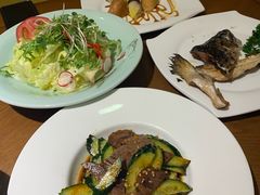 -青瓦餐厅·生鱼片·韩园烤肉(西塔店)