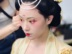 -金夫人化妆摄影职业培训学校