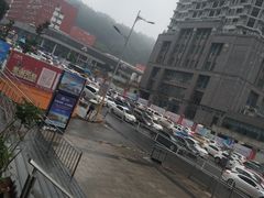 -凤凰路何眼镜香辣蟹(花果园店)