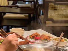-老房老舍重庆火锅(假日城市店)