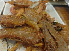 -哈尔滨小酒馆·鲜肉现穿自助烧烤(康新花园店)