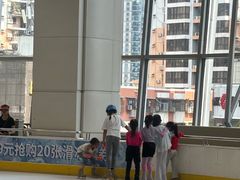 -冰纷万象滑冰场(深圳万象城店)
