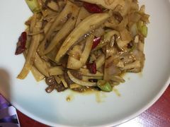 莲菜炒肉片-窄巷子陕菜馆·地道陕西菜(粉巷店)