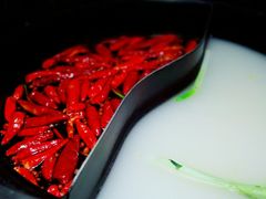 鸳鸯锅-钢管厂五区小郡肝串串香火锅(人民广场店)
