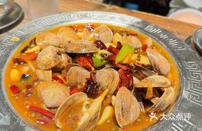 Fatty Clams at Broken Shop