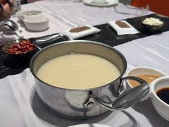 -红鼎豆捞·非遗鲍皇汤火锅(宝丰路店)