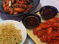 -肥肥虾庄·金牌油焖大虾(首义路店)