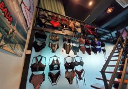 设施-桃秘钢管舞 Peach Pole Fitness