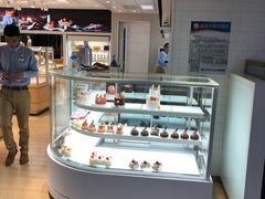 面包甜点陈列柜-好利来(欧亚商都店)