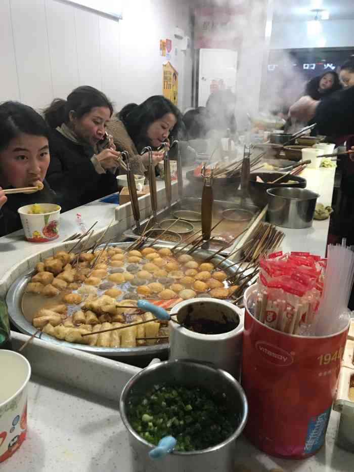 晶姐麻辣烫-"朋友强推的店,说是全荆州最好吃的麻辣烫.