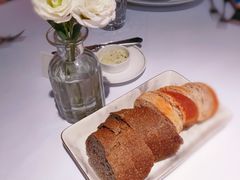 餐前面包黄油-壳里西餐厅Coquille Seafood Bistro(蒙自路店)
