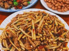 鱼香肉丝-椒香川流不息川菜馆(二七北路店)