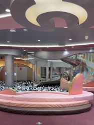 -奈尔宝·国风主题儿童乐园·亲子餐厅(豫园商城店)