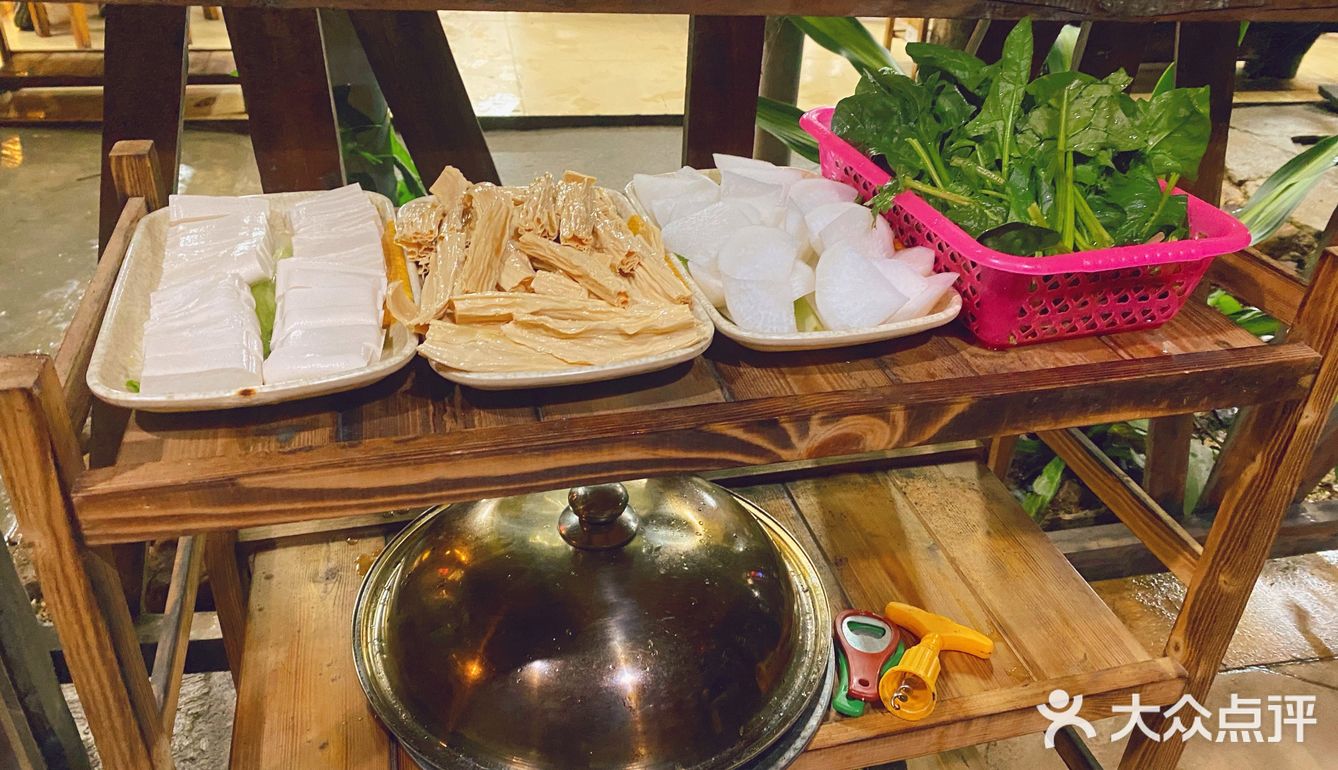 河提路美食～猪肚包鸡 汤浓味美