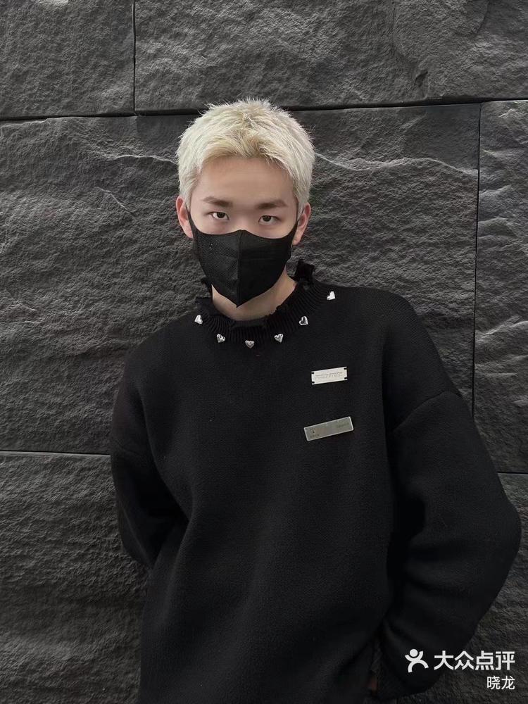 长寸头77白金色