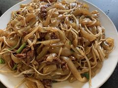 广州湿炒牛河-伍湛记 · 广州老字号(龙津中路店)