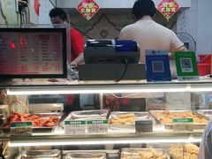 面包甜点陈列柜-春苗炸鸡