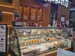 面包甜点陈列柜-西村叔叔的店·面包·甜品·蛋糕(清河万象汇店)