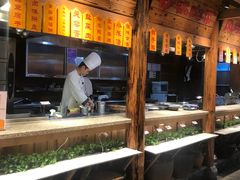 -野山舂·贵州现舂酸汤火锅(鸿通城店)