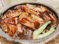 石锅葱烧海参-山东宾馆·齐鲁苑餐厅