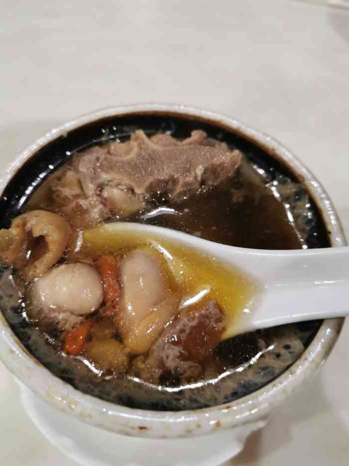 灿记牛鞭汤-"隐约记得灿记在这之前店铺在桥另一边的一家.