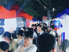-吴山路夜市