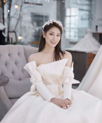 -莫小姐婚纱