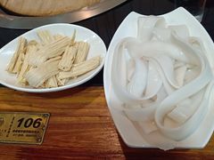 -三里屯土灶炖公鸡地锅鸡(江东店)