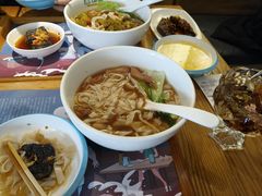 -呷佬·长沙手工米粉(金沙江路店)