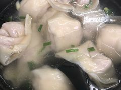 三鲜大馄饨-万寿斋(山阴路店)