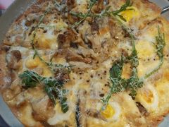 蘑菇披萨淋黑松露油-卡朋厨房(289艺术园区店)