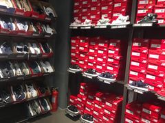 -New Balance(王府井奥莱·香江小镇店)