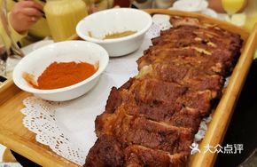 Hand-Held Black Pork Ribs