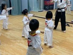 -嗨动跆拳道体能馆(菜百店)