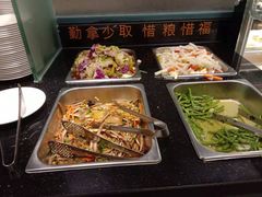 自助取餐区-小鱼小牛·鱼牛干锅·脆鱼火锅(世欧广场店)