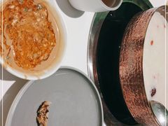 -洪氏嗨捞·广东猪肚鸡·椰子鸡火锅(西咸万象城店)