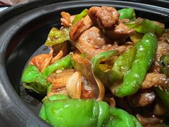 辣椒小炒肉-吴越荣记苏州菜·松鼠桂鱼 100% 活鱼现做(月光码头店)