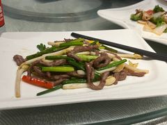 花生芽炒牛柳-七寸飝大饭店(马场店)
