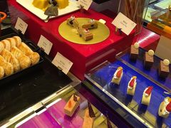 -南湖名都·景湖轩全日制餐厅·海鲜自助·东南亚风味·临湖而食