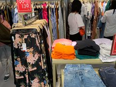 -URBAN REVIVO(北京斯普瑞斯奥特莱斯店)