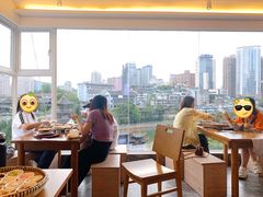 绝佳景观位-包整·丝娃娃(一览甲秀楼风景店)