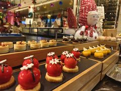 -广州万富希尔顿酒店·感趣自助餐厅·金秋蟹宴生蚝海鲜刺身