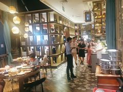 大堂-钱小奴海鲜自助黑金店(杭州滨江龙湖店)