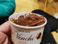 -VENCHI 闻绮(上海佛罗伦萨小镇店)