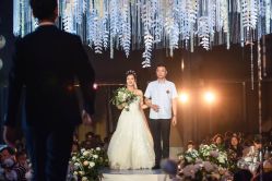 -Flora婚纱礼服定制租赁店