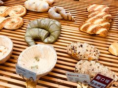 -焙丽拾光(麦凯乐直营店)
