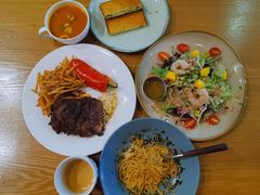 咖椰吐司-HELLO 27 意面·沙拉·帕尼尼